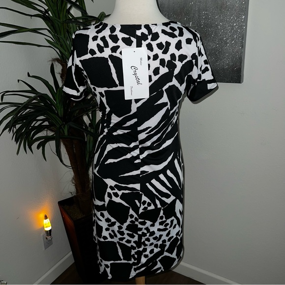 Modes Crystal Black & White Short Sleeve Scoop Neck Dress - Picture 2 of 7
